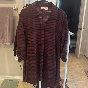 Maroon neck long sleeved top